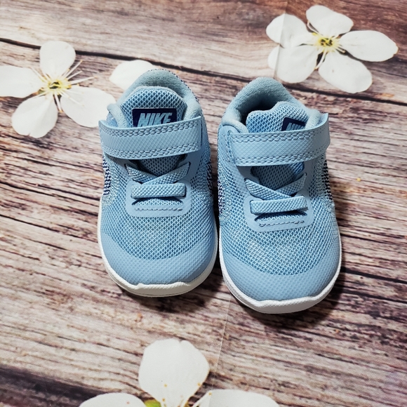 Nike Other - Nike Revolution Sz 3